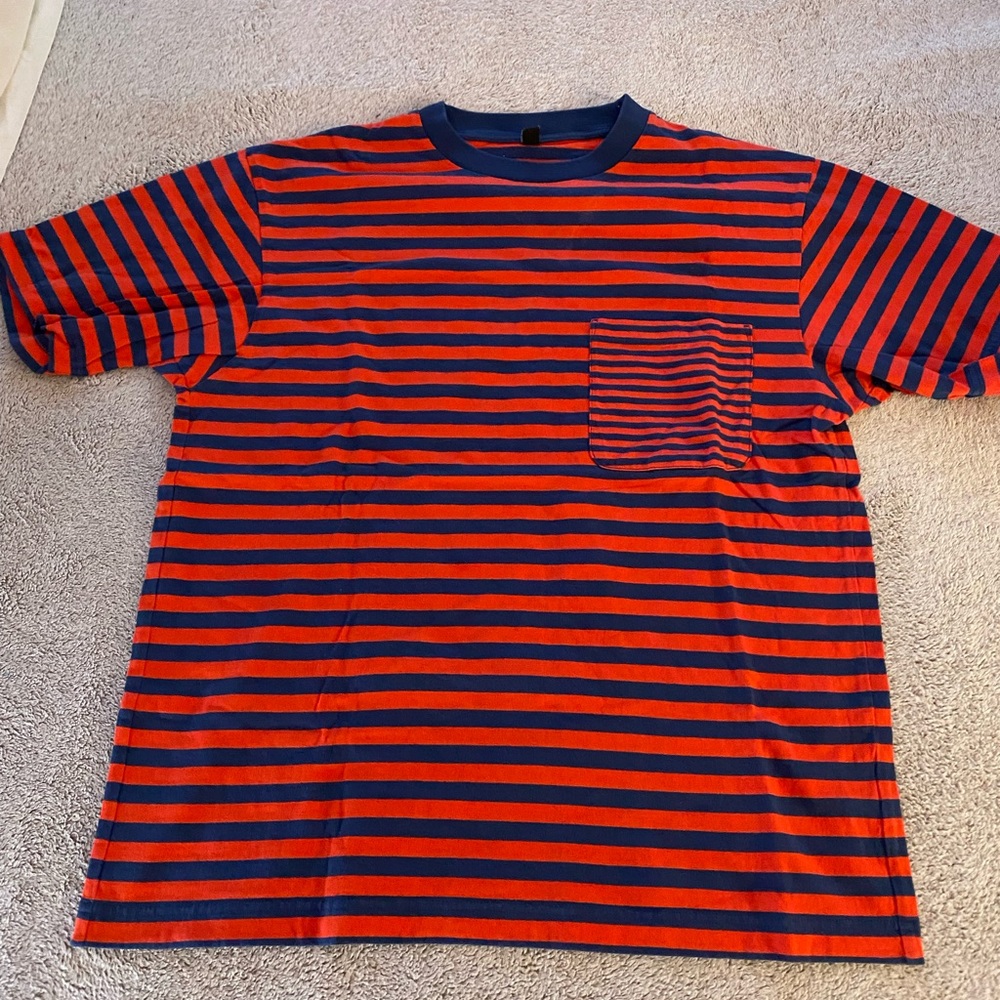 Striped shirt sleeve tee shirt